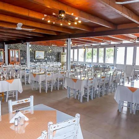 Okeanis 4* Agia Paraskevi (Santorini)